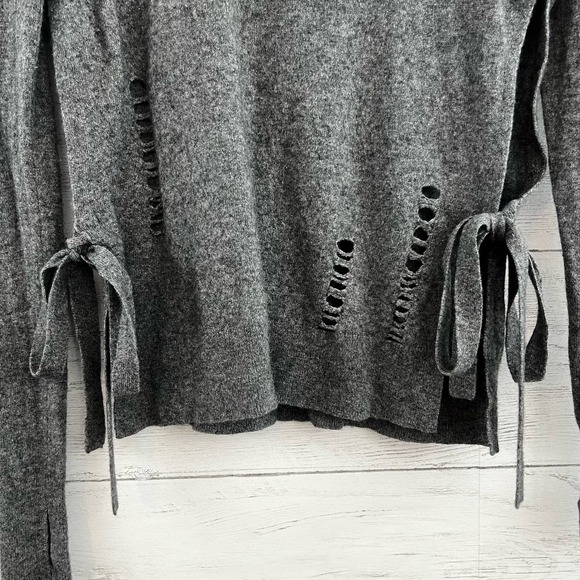 Pam & Gela Gray Destroyed Cashmere Blend Turtleneck Sweater Size S - Picture 10 of 10